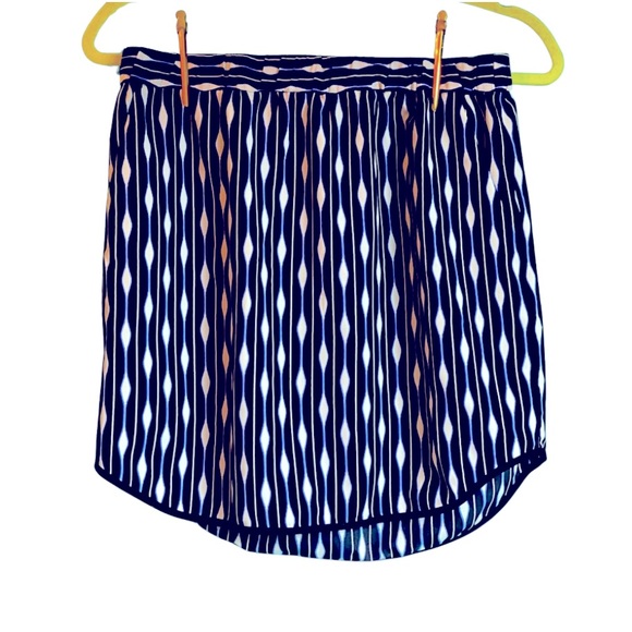 Trouve Dresses & Skirts - Trouve Geometric Mini Skirt